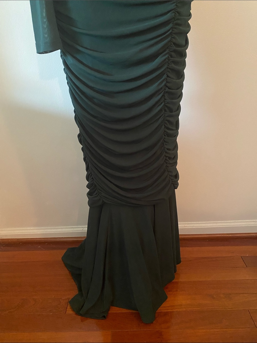 Lulus size small NWT one shoulder gathered dress - Picture 4 of 10